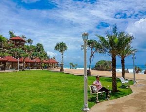 Pantai Ngrawe atau Pantai Mesra