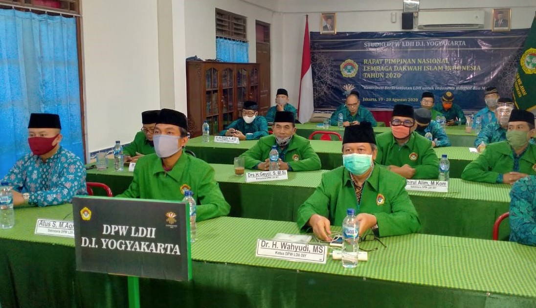 0 Utusan DPD LDII DIY di Studio DPW LDII di Ponpes Mulyo Abadi pada Rapat Pimpinan Nasional (Rapimnas) Dewan Pimpinan Pusat Lembaga Dakwah Islam Indonesia (DPP LDII)