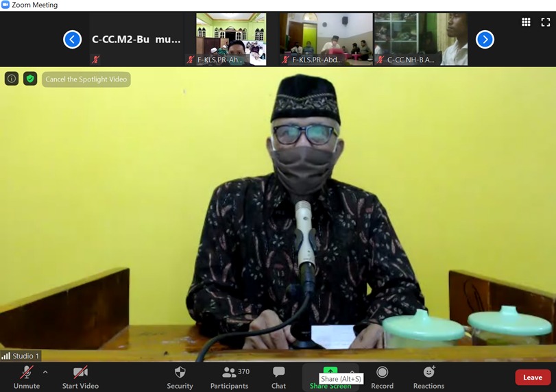 KH. Fais Ibrohim dan Ustad Endri Sulityo mengisi pengajian akbar DPD LDII Sleman bertemakan “Syukur, Sabar, Tawakal dan Berprasangka Baik dalam Menghadapi Cobaan COVID-19”.