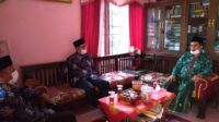 Sekum MUI Kulon Progo Drs.H.Abdurahman (kanan) menerima silaturrahim DPD LDII (foto : Lines)