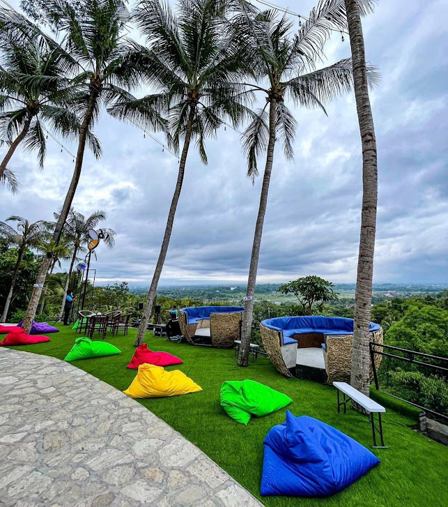 Bee Dyoti Hidden Cafe