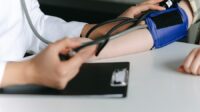 Tips Memeriksa Tekanan Darah yang Benar (pexels.com)