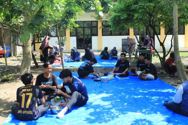 Pembekalan Keterampilan bagi Santri Ponpes Nur Azizah Sleman