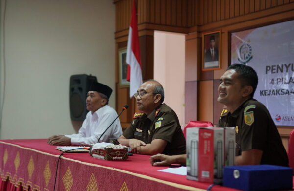 Kepala Kejaksaan Negeri Gunungkidul, Rinaldi Umar dalam Pemaparan Materi