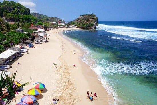Pantai Indrayanti atau Pulang Syawal (nativeindonesia.com)