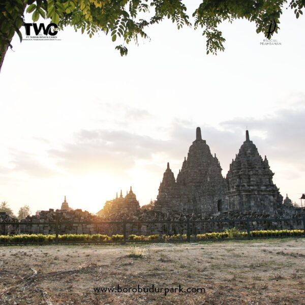 Sejarah Candi Prambanan, Candi Hindu Terbesar di Indonesia (IG: @prambananpark)