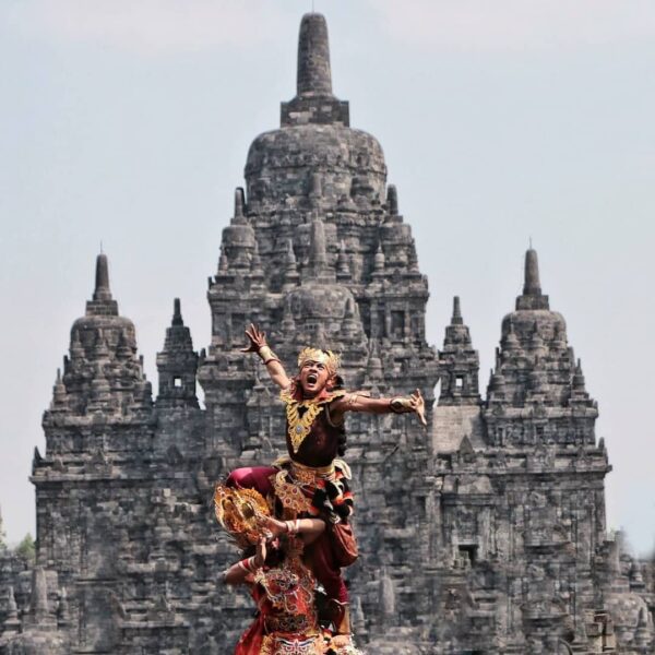 Candi Prambanan Yogyakarta sebagai Peninggalan Berserjarah (IG: @legendarorojonggrang)