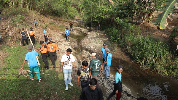 Kerja Bakti LDII di Punthuk Kepuh Bersama Masyarakat Nglipar
