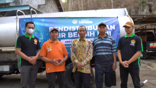 LDII Distribusikan Air Bersih kepada Warga Kendal, Melikan, Rongkop