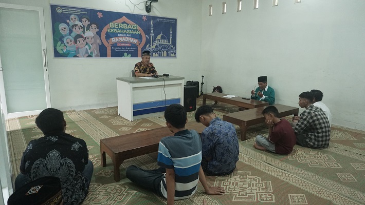 Ramadan Berbagi, Penyerahan Santunan Anak Yatim dan Bingkisan pada Masyarakat