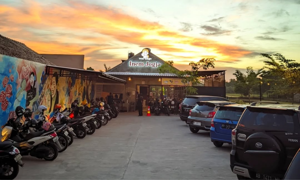 Tempat Makan Viral, Warunge Inem Jogja (@warungeinemjogja)