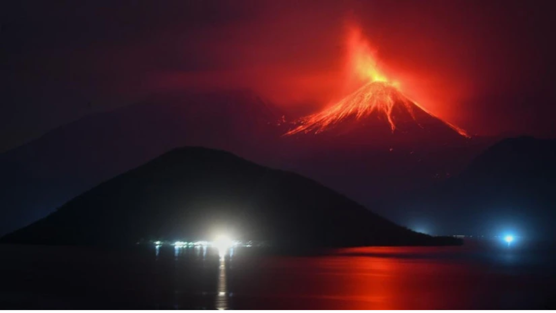 erupsi Gunung Lewotobi 2025