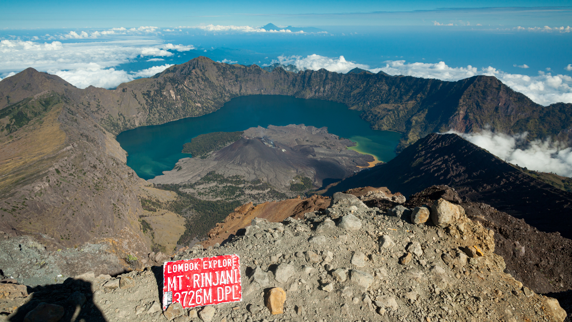 turis Brasil di Gunung Rinjani
