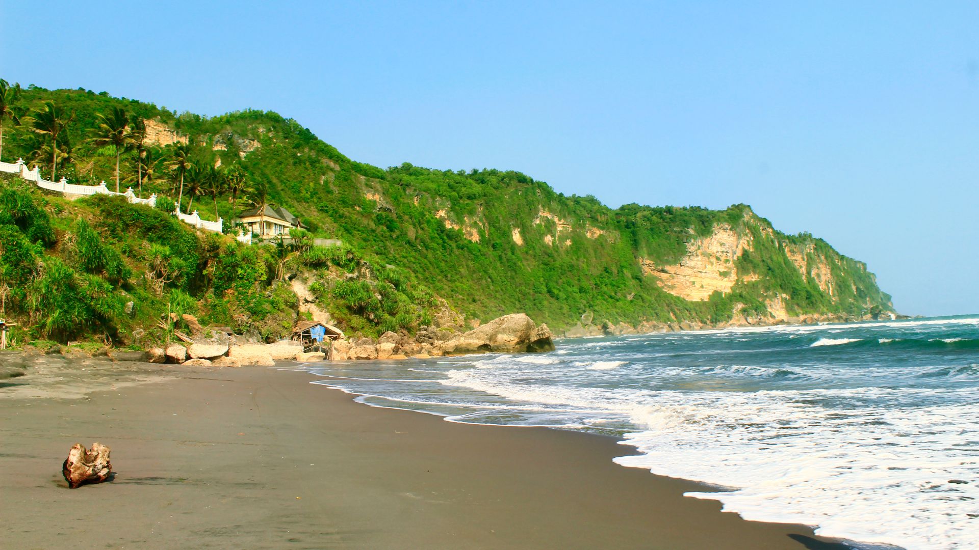 Pantai Parangtritis Bersih