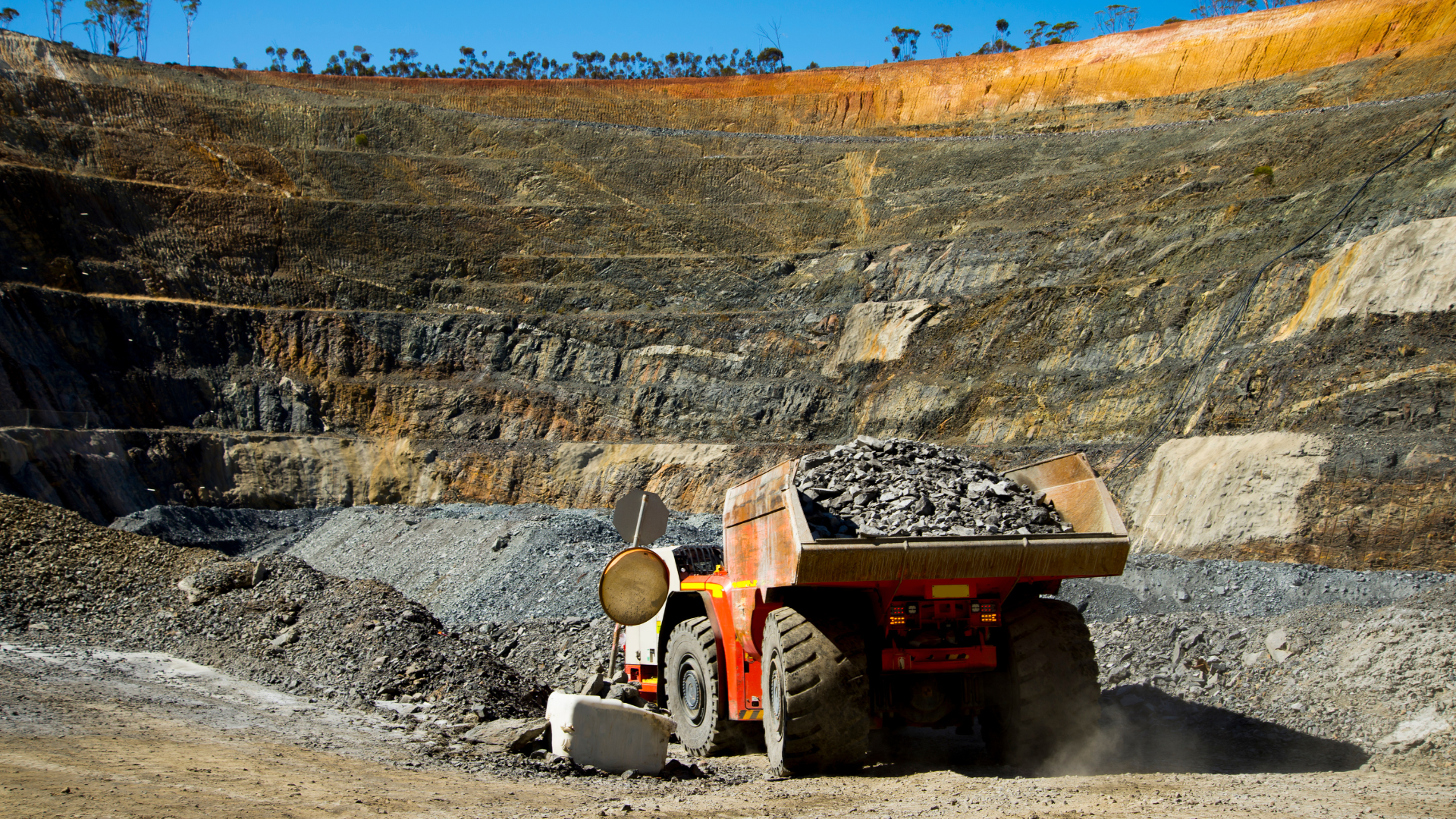 South32 jual aset nikel Kolombia