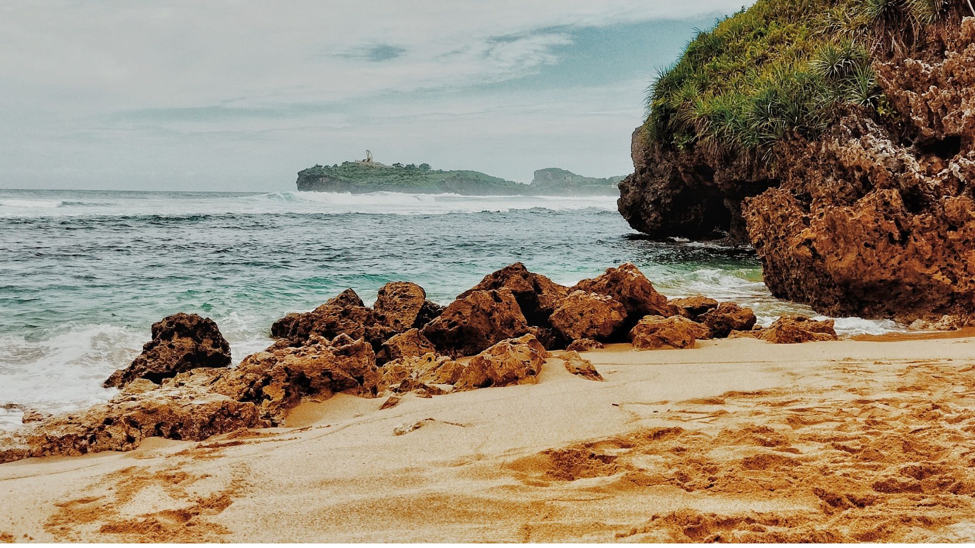 gelombang tinggi Laut Selatan DIY