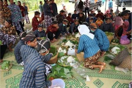 Tradisi Kenduren: Wujud Kebersamaan dan Solidaritas Masyarakat yang Tak Tergantikan