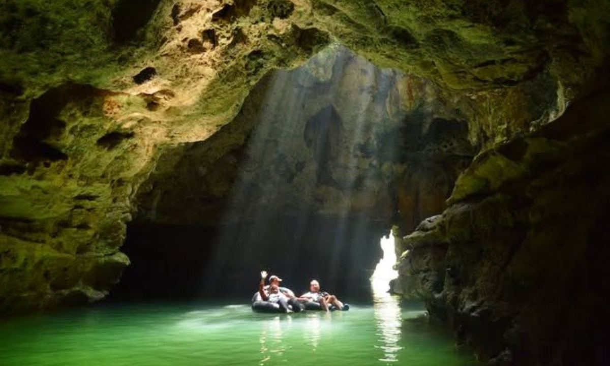 Cahaya Surga Goa Pindul Jogja (instagram.com/goapindul.jogja)