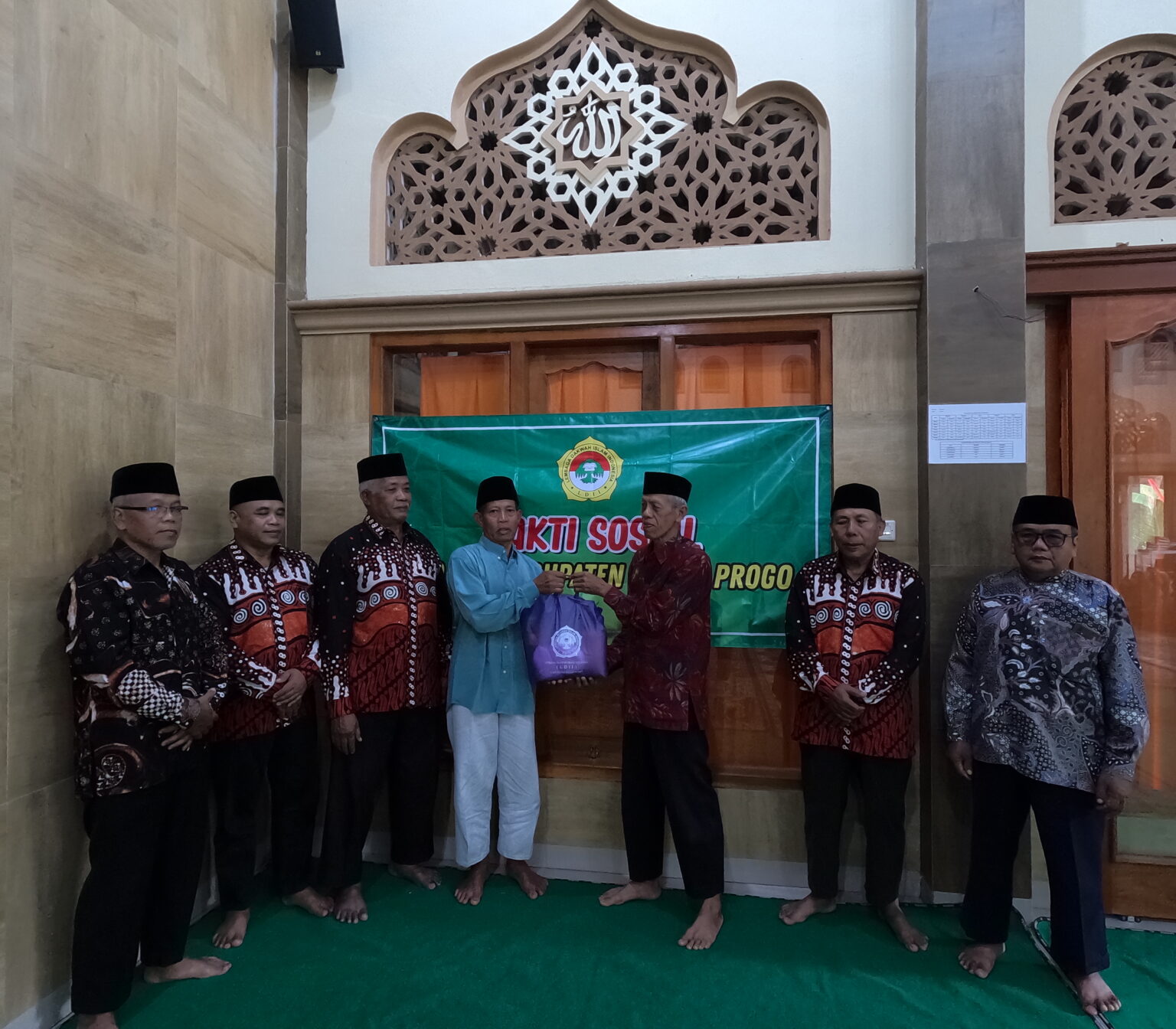 Bakti Sosial Oleh Ormas Islam dengan Aksi Nyata Peduli Lingkungan dan Masyarakat
