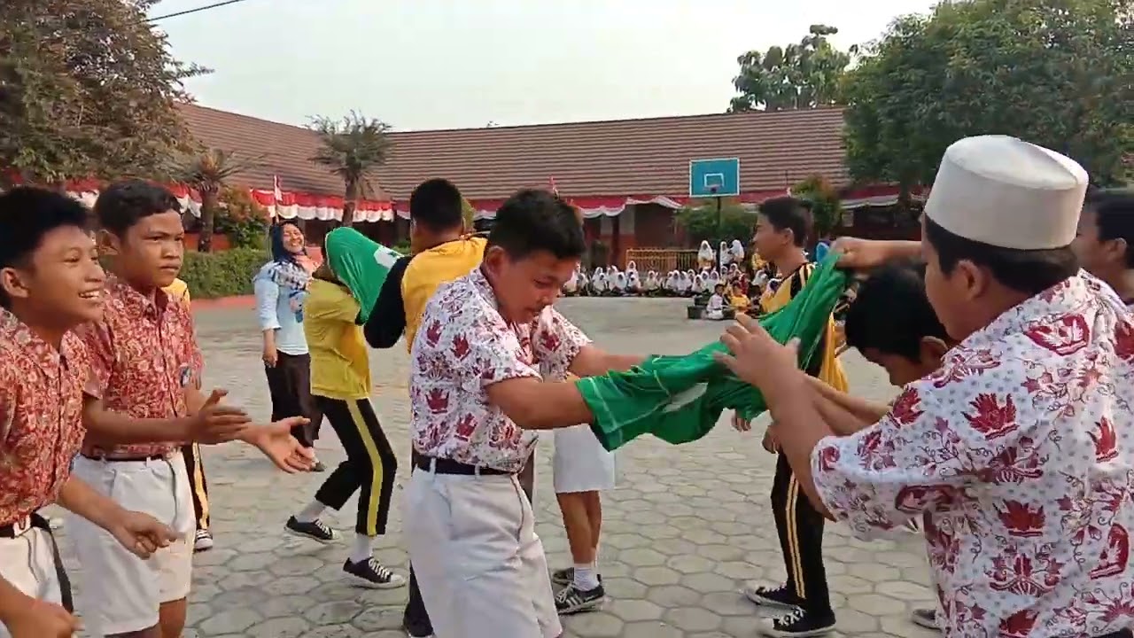 Lomba Estafet Kaos Sangat Seru, Menantang dan Penuh Strategi