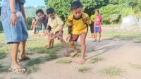 Lomba Injak Kardus dengan Media Sederhana yang Tak Menghalangi Kebahagiaan