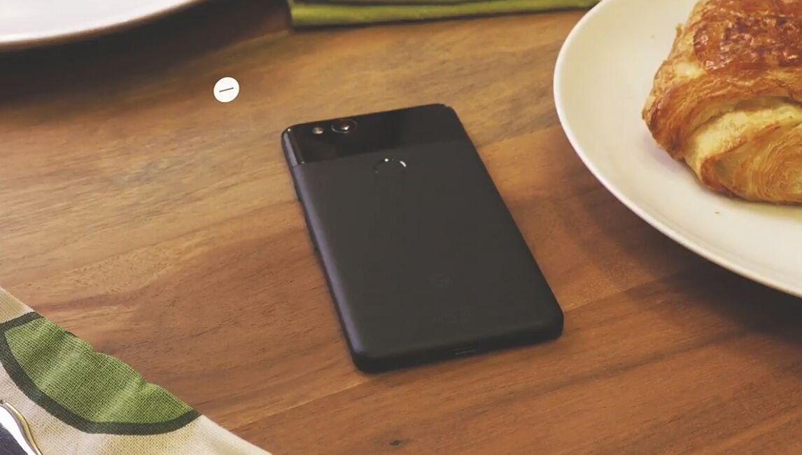 Pernah Lihat Orang Taruh HP dengan Layar Menghadap ke Meja?. Ternyata Ini Alasannya!.