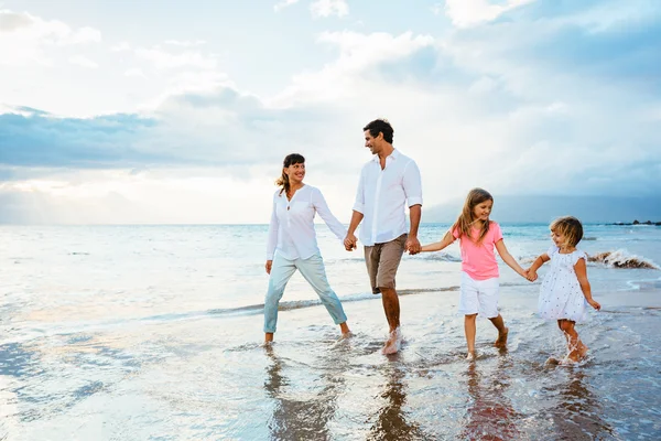 7 Tips Liburan Long Weekend Seru dan Hemat untuk Nikmati Perjalanan Tanpa Khawatir 