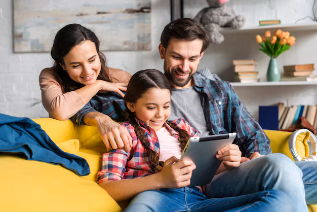Pentingnya Kurasi Konten Anak di Tengah Maraknya Konten Negatif Saat Era Digital