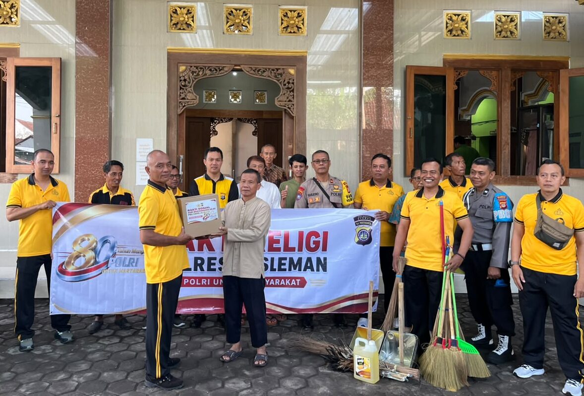 Polresta Sleman Gelar Bakti Religi dan Bansos